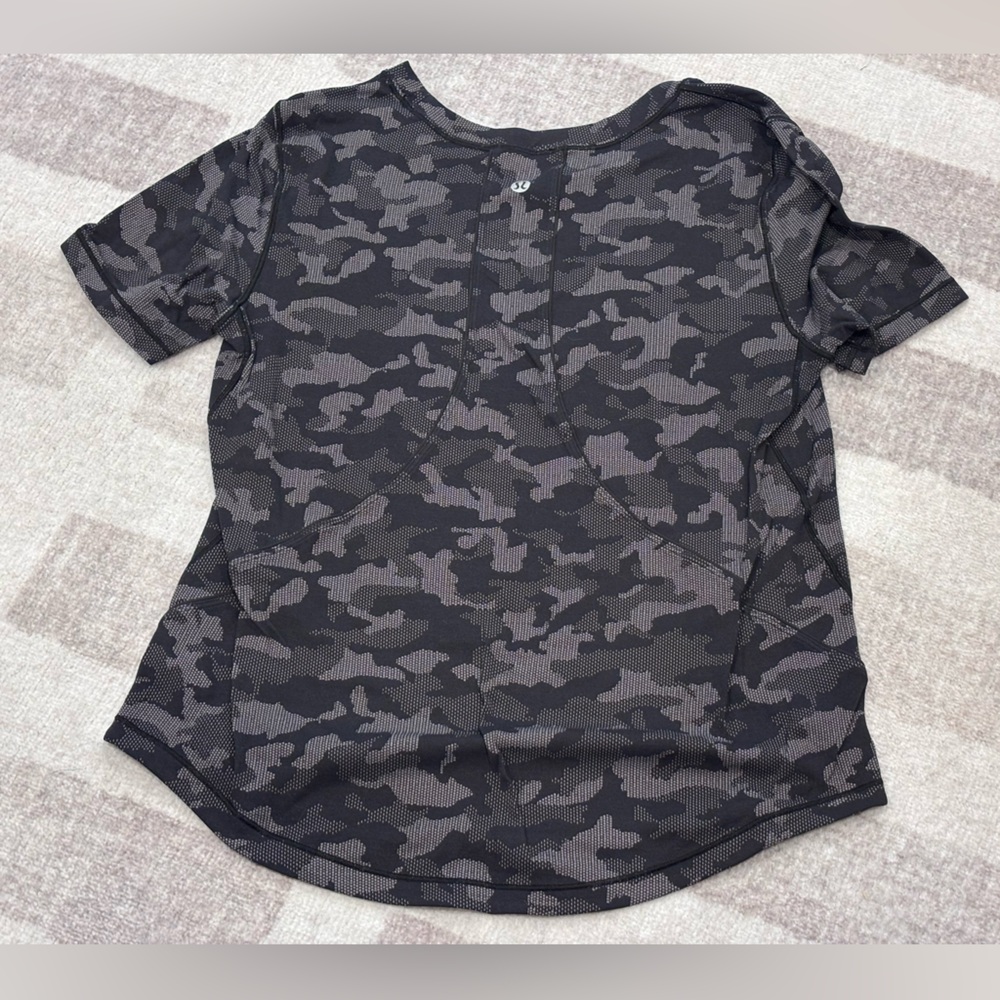 Lululemon | Women's Camo Athletic Shirt